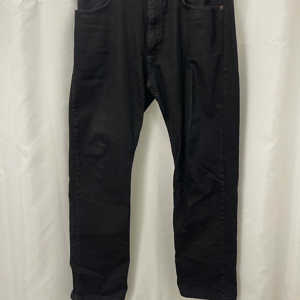 Wrangler Black Relaxed Jeans with Classic Fit